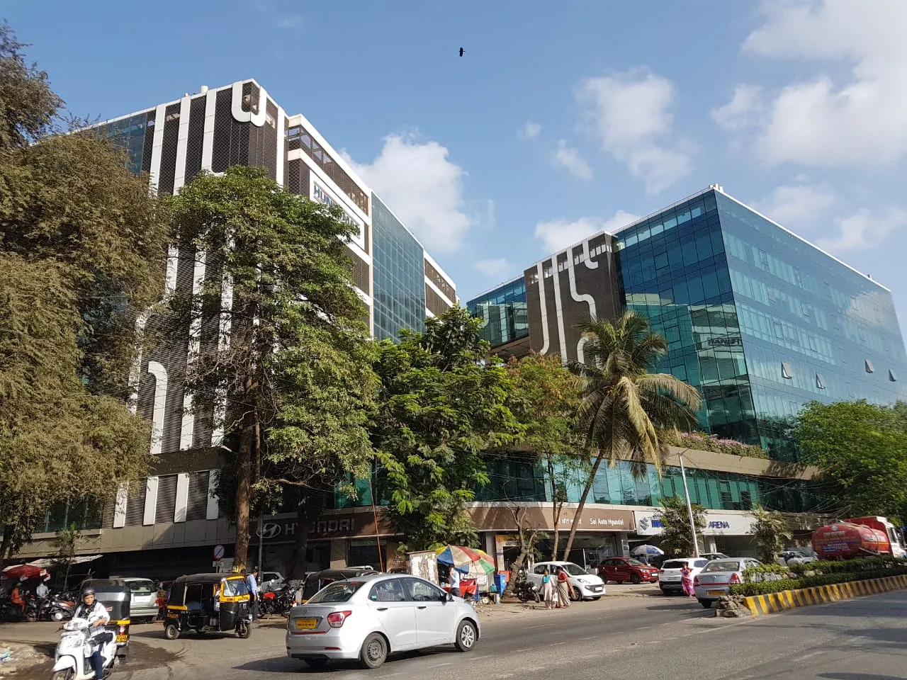 Lighthall, Chandivali