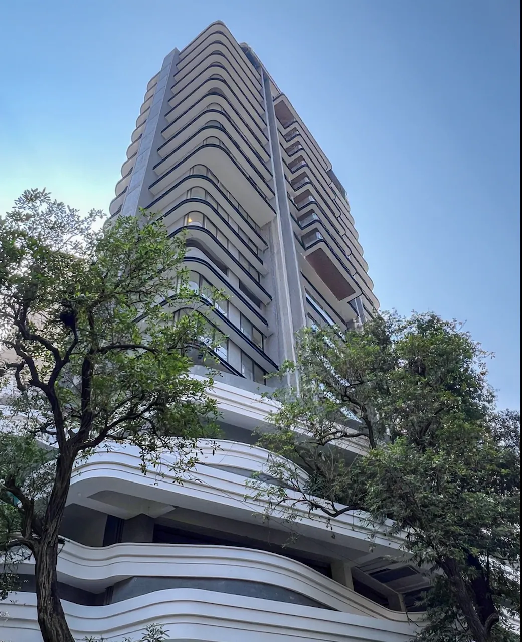 4.5 BHK Evergreen for Rent in Bandra West