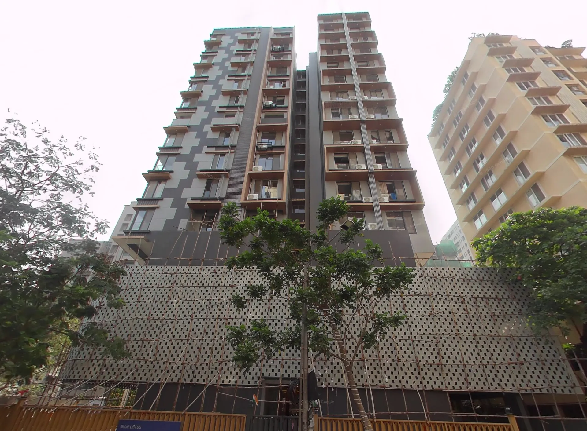 Blue Lotus, Khar West — photo 2
