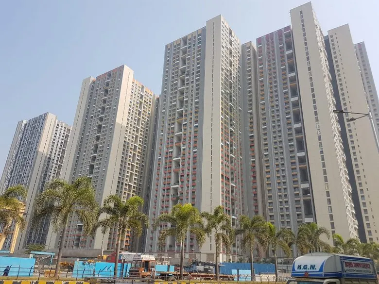 1 BHK Semi Furnished in Lodha Altia , Wadala