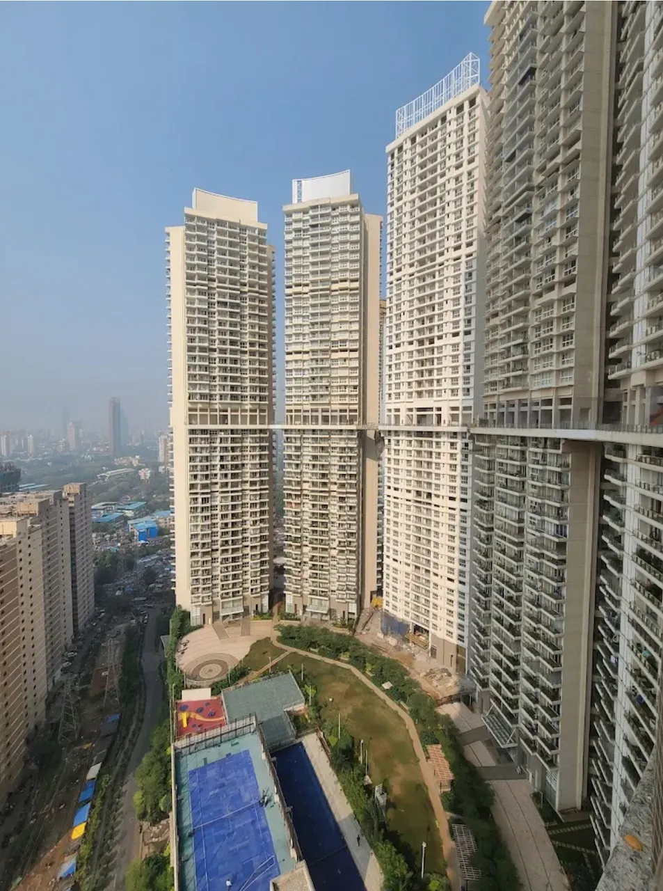 Crescent Bay Tower 3, Parel
