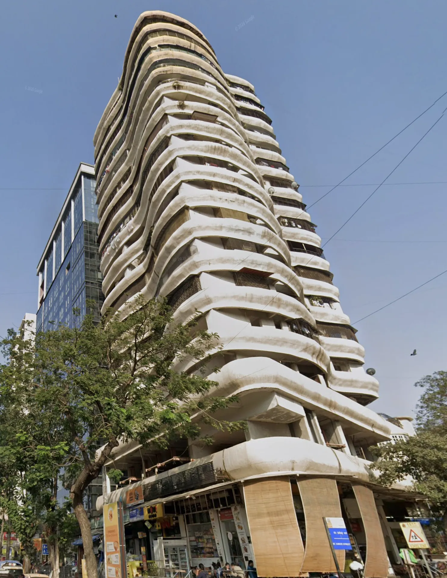 2 BHK Crystal Tower for Rent in Dadar East