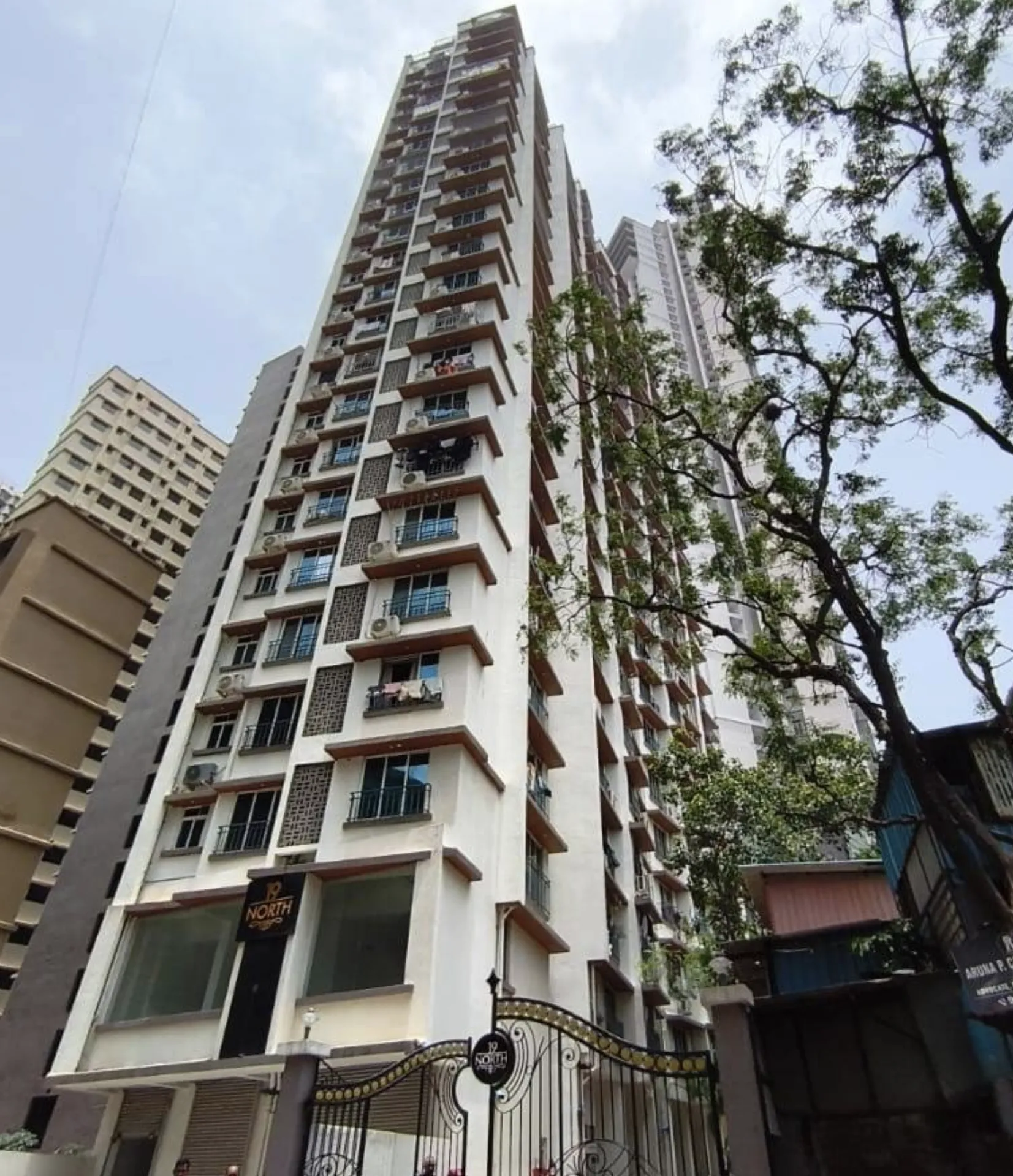 2 BHK 19 North in Kandivali West