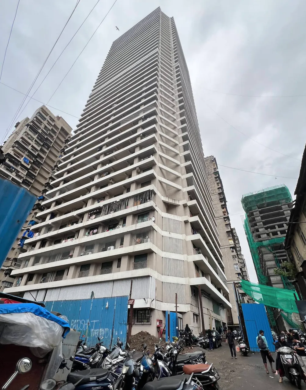 2 BHK Fatima Heights for Rent in Marine Lines