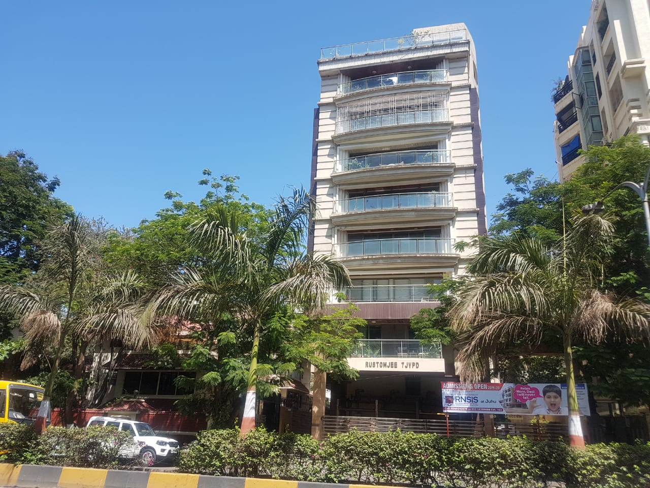 4 BHK Flats and Apartments on Rent in Rustomjee 9 Jvpd, Juhu