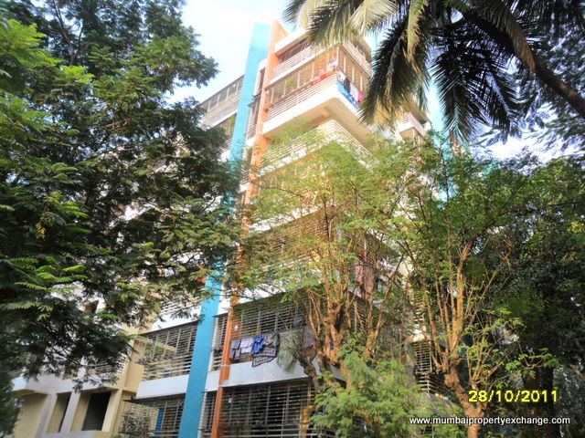 Nirav Apartment โ Kandivali East (6)