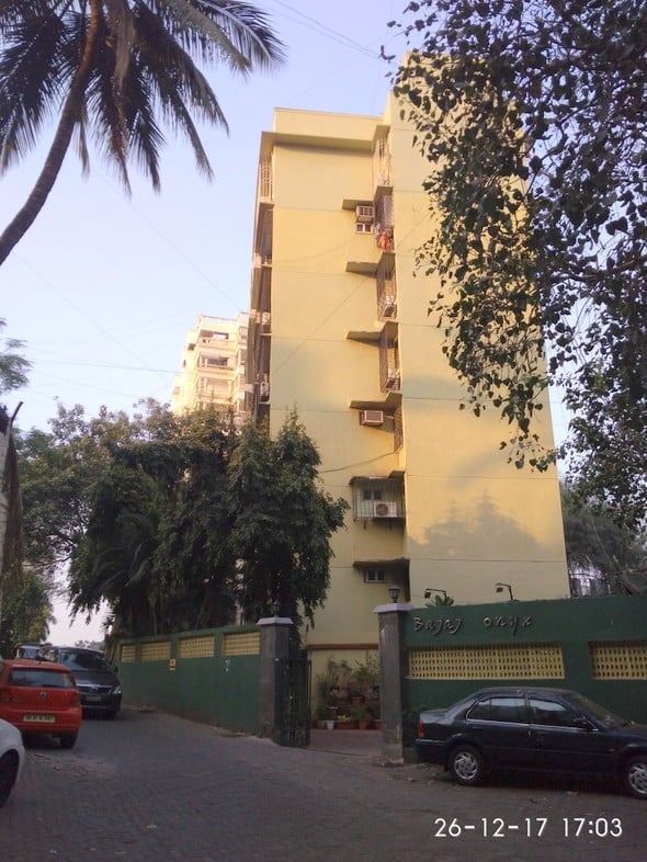Bajaj Onyx