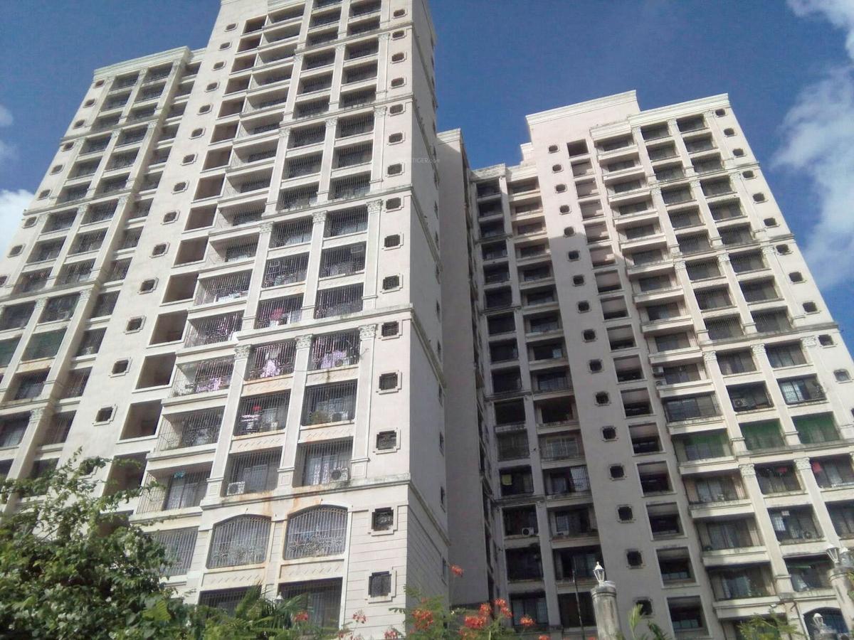 Celestia Heights, Malad West