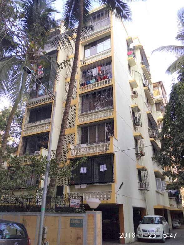 Vaishali, Santacruz West