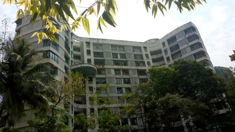 Raj Kamal, Parel