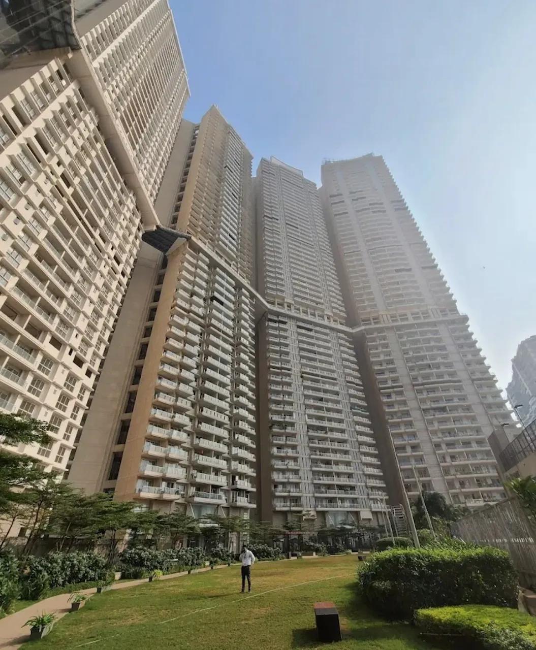 L&T Crescent Bay, Parel
