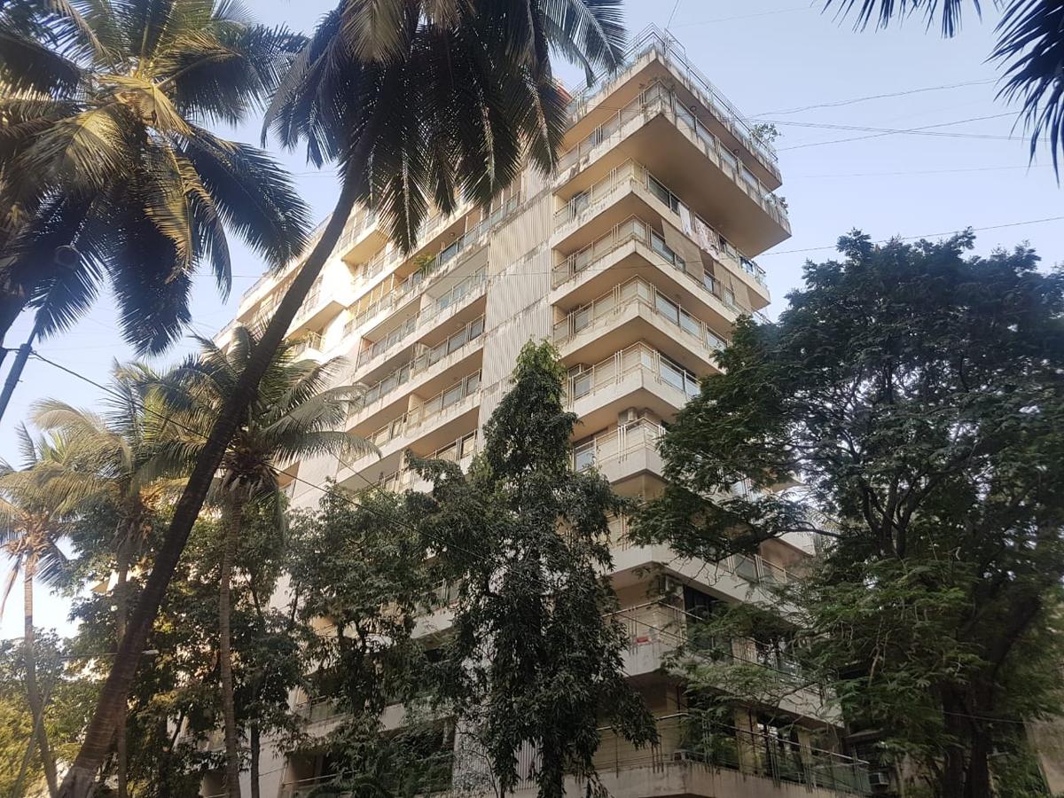 Juhu Trishul, Juhu