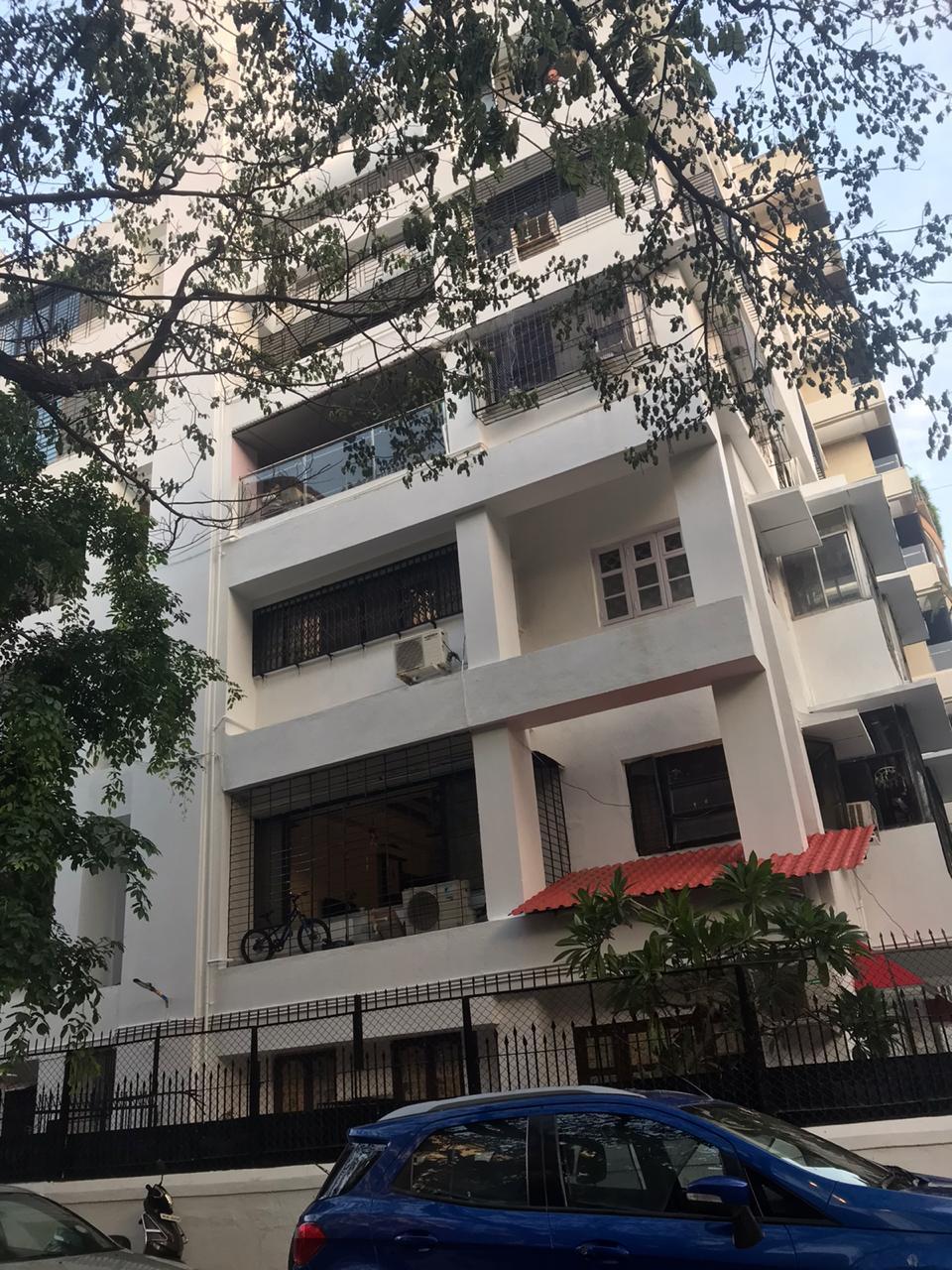 Guru Smruti, Juhu