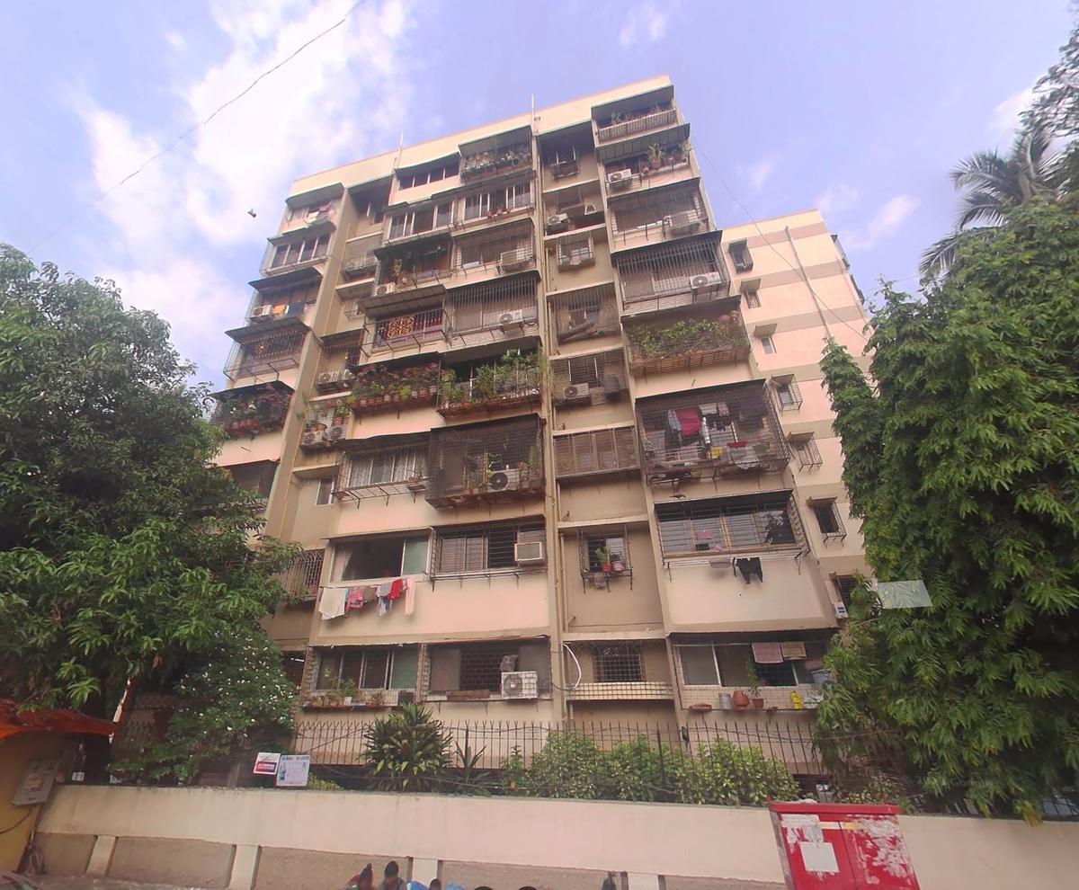Kamal Pushpa, Bandra West