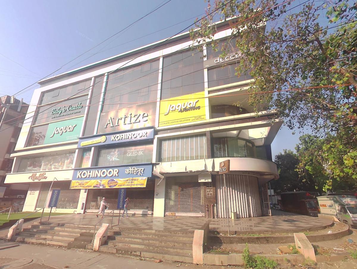 Kamla Space, Santacruz West