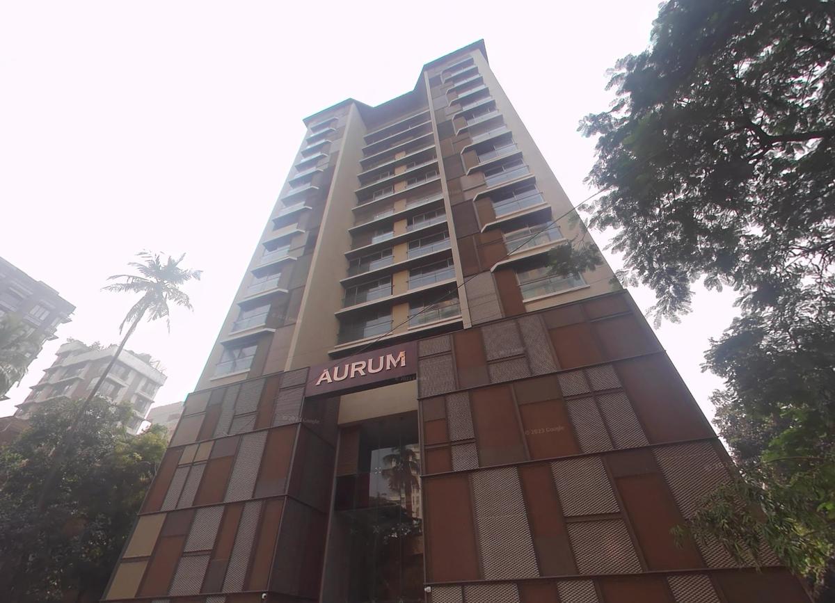 Aurum, Santacruz West