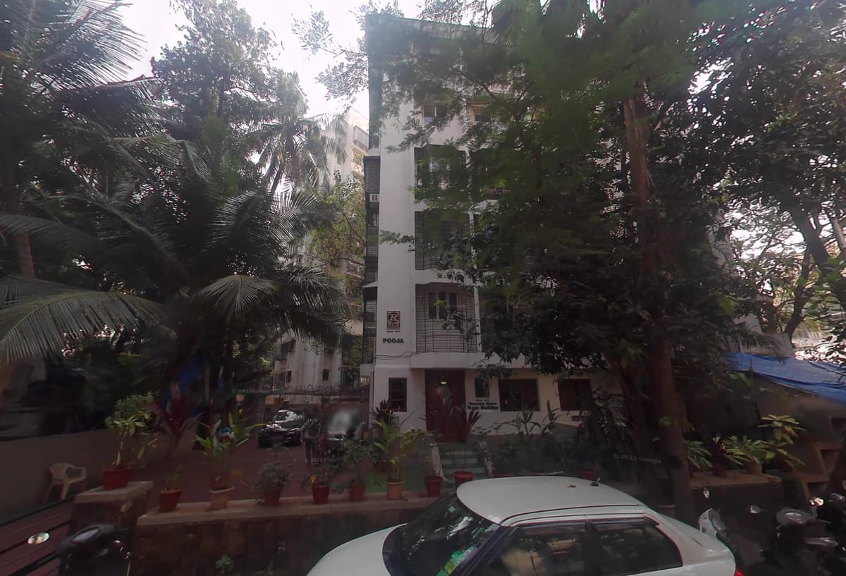 Pooja, Santacruz West