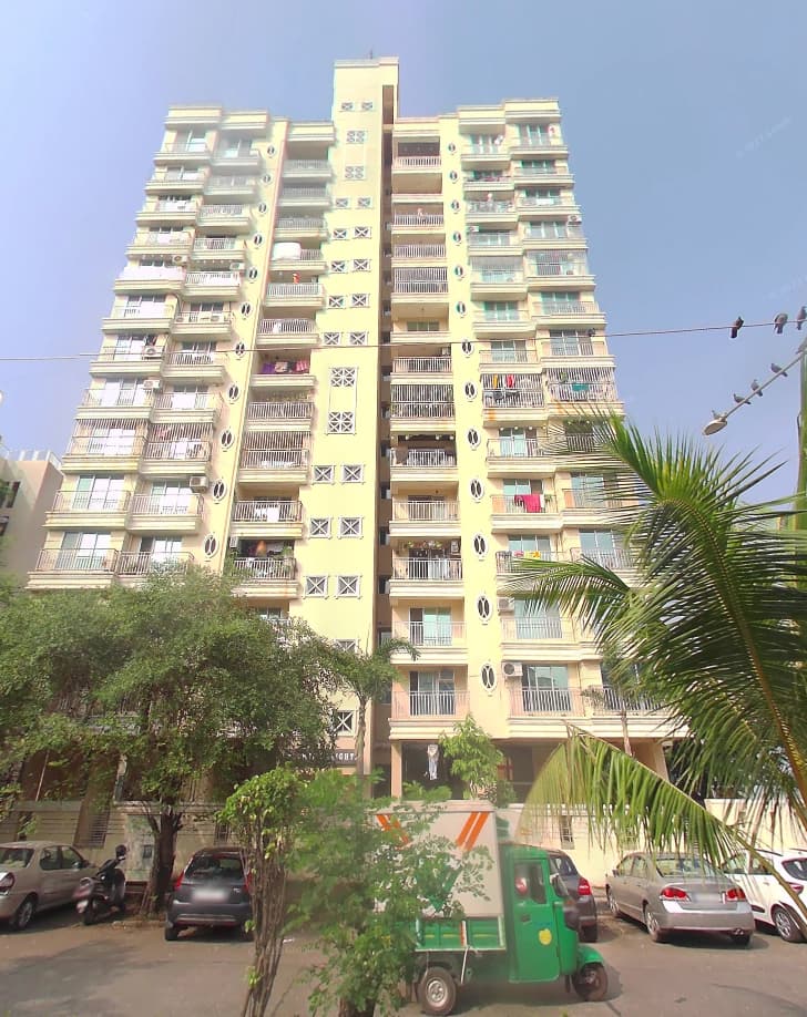 Navrang Heights, Kandivali West