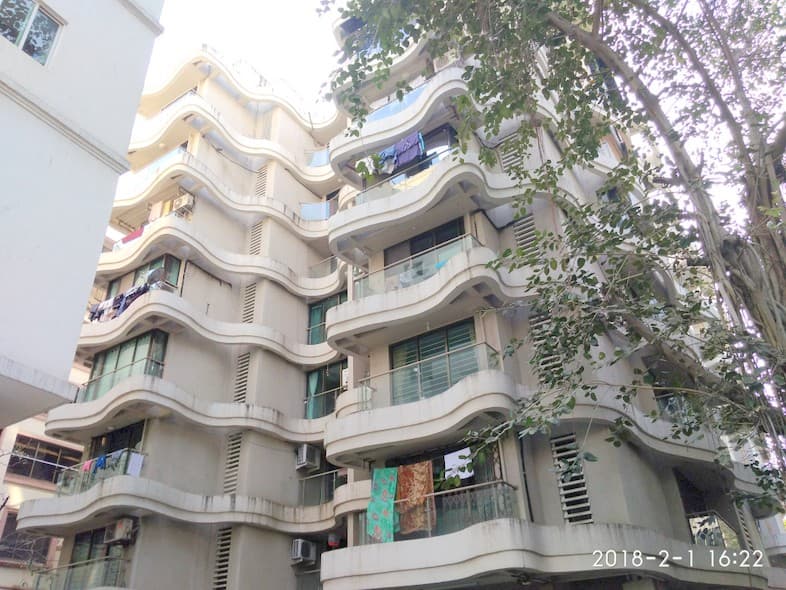 Yogniti, Santacruz West