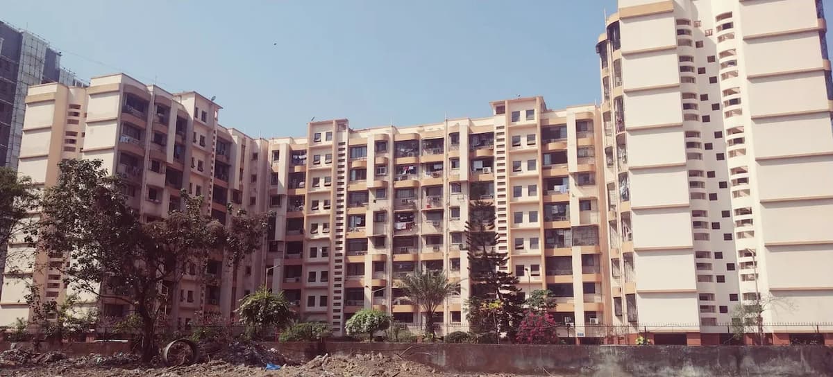 Silver Square, Santacruz East