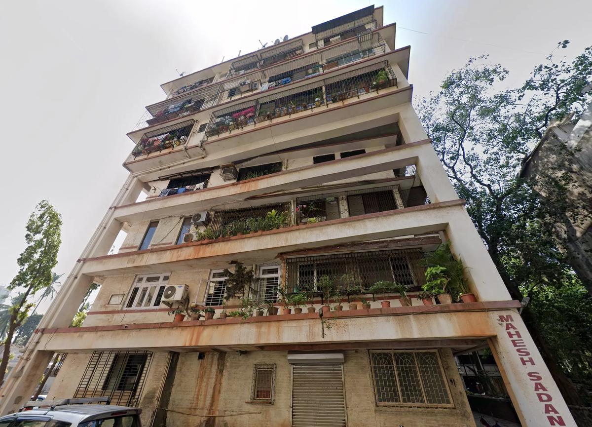 Mahesh Sadan, Vile Parle West