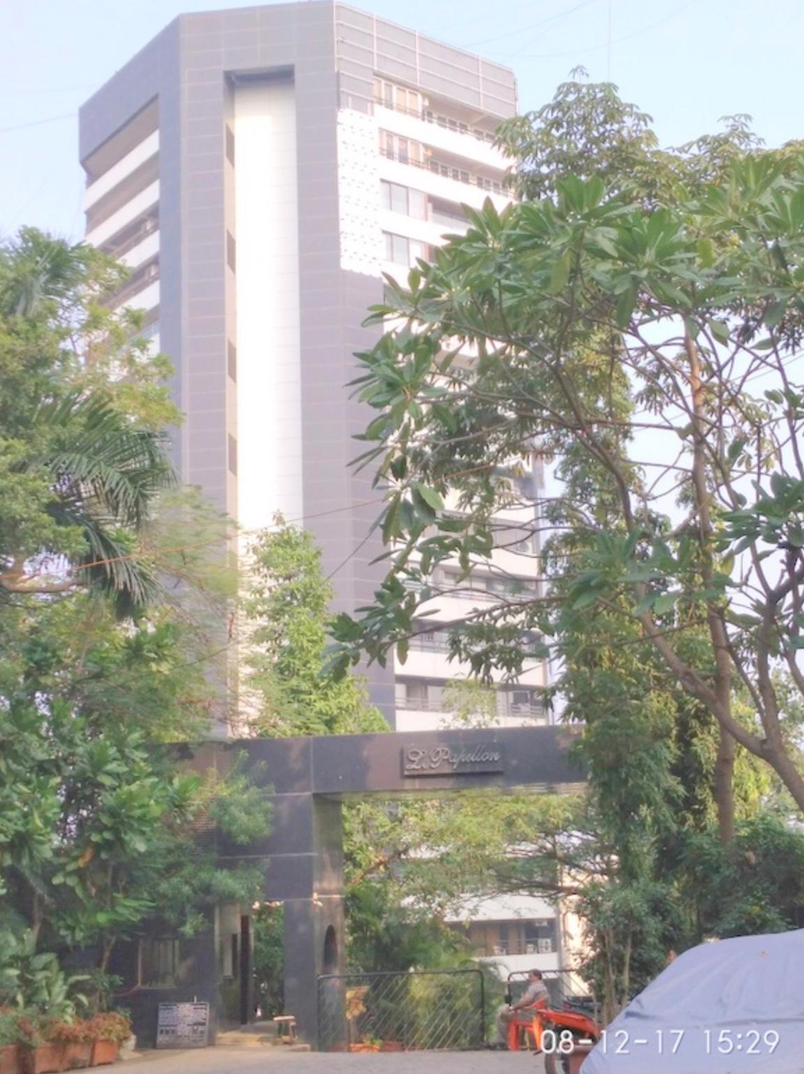 Le Papillon, Bandra West