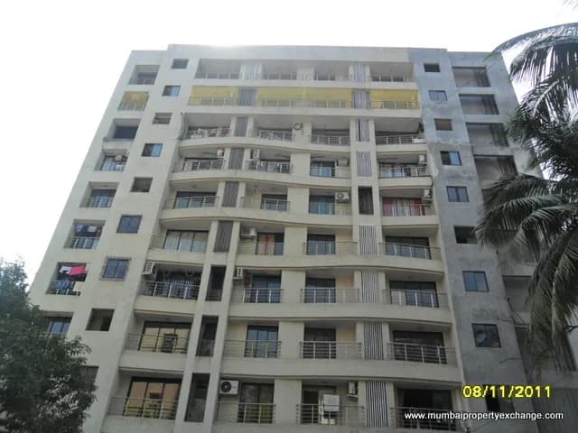 Universal Paradise, Vile Parle East