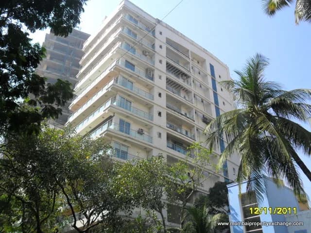 Gym View, Khar West