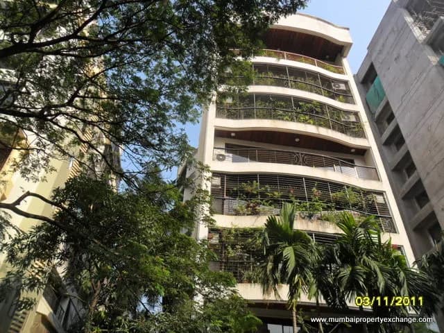 Peninsula, Juhu