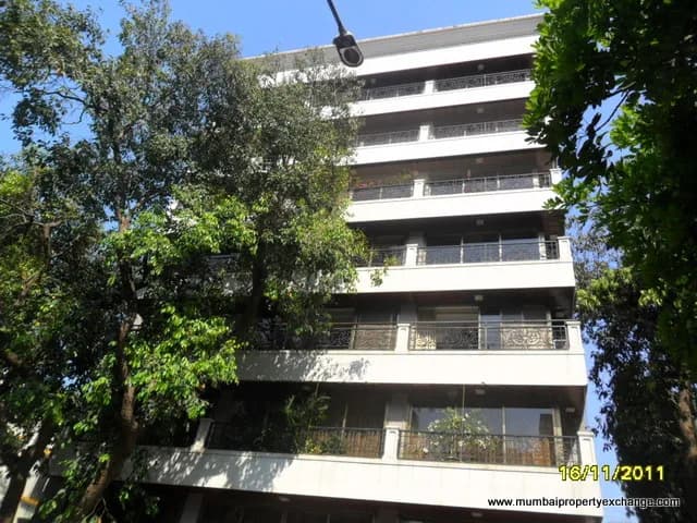 Emporis, Bandra West