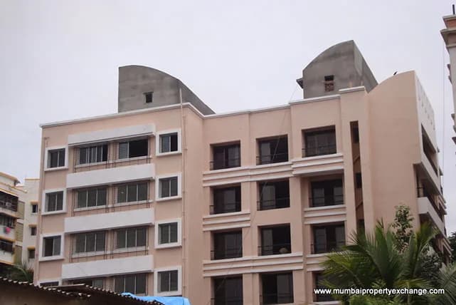 Silver Apartment, Santacruz East