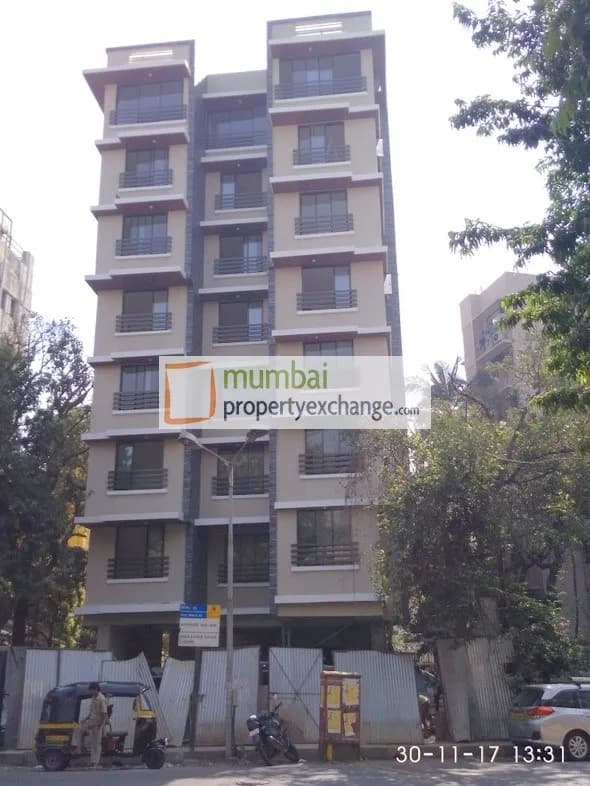 Shamik Grace, Vile Parle East