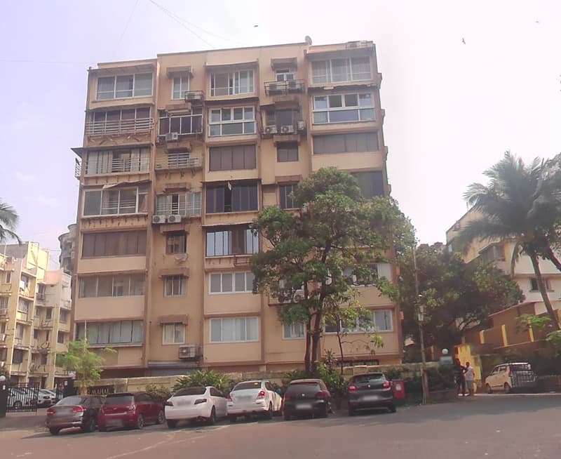 2 Rang Mahal for Rent in Bandra West