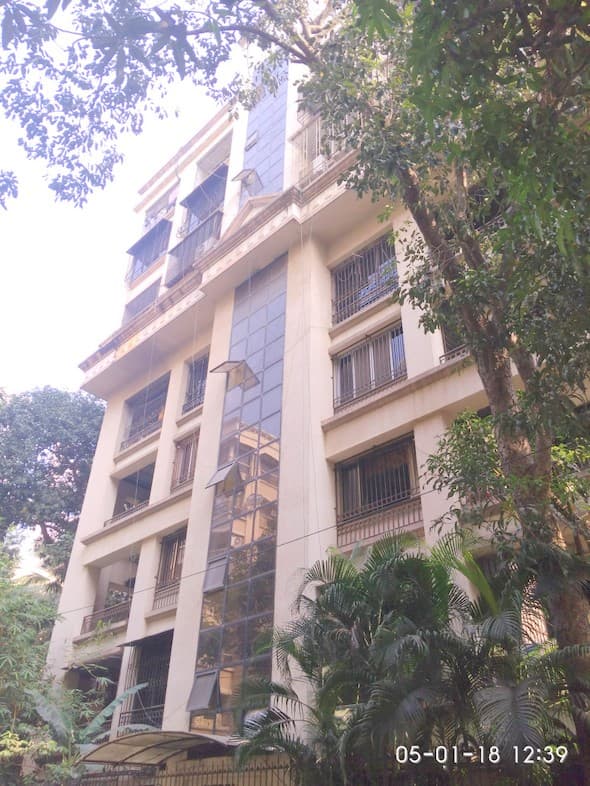 2 Sutrim for Rent in Khar West