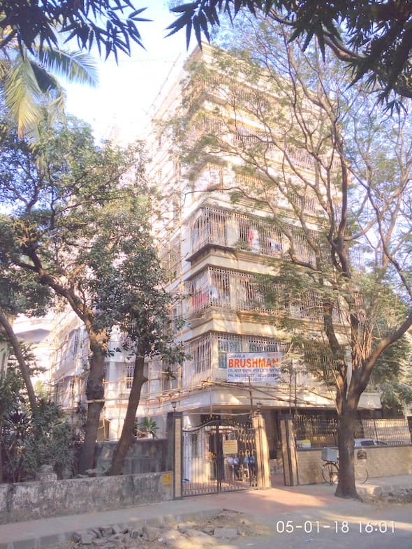 Madhu Kunj in Khar West - Photo 1
