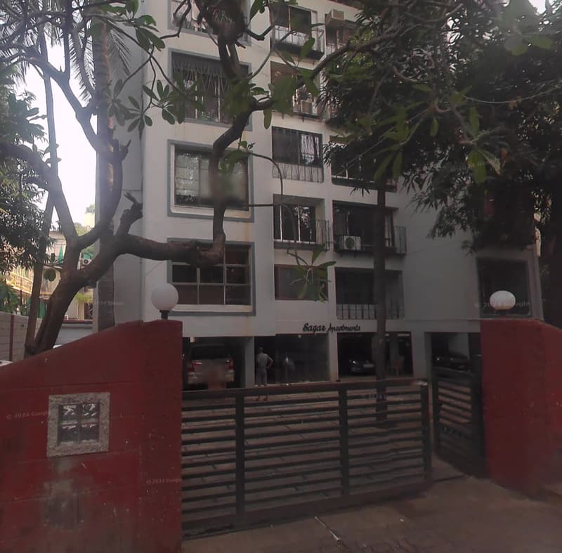 Sagar Apartment in Khar West - Photo 2