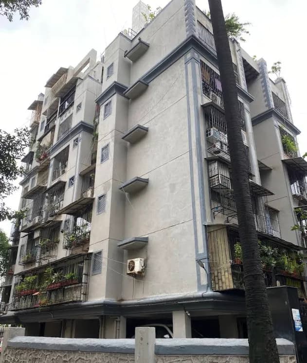 Bhagtani Apartment in Bandra West - Photo 1
