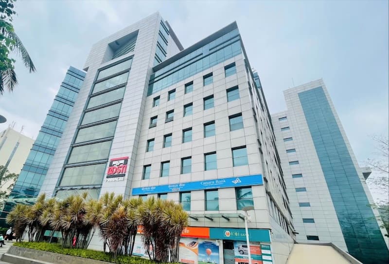 Dosti Pinnacle for rent