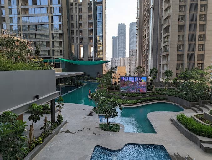 Rustomjee Crown for rent