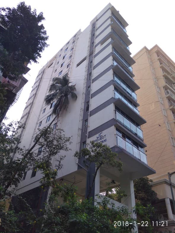 1 Bhagtani One for Rent in Santacruz West