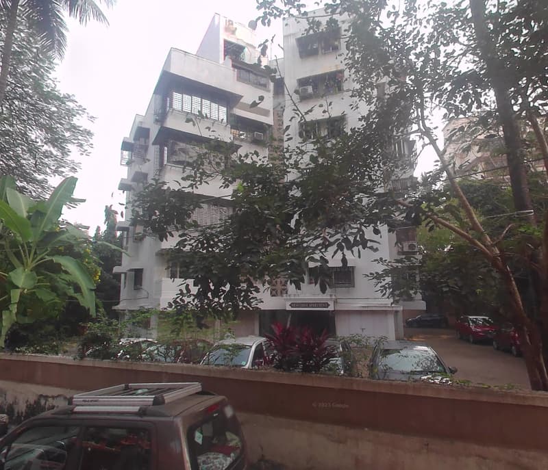 West Coast Apartment in Bandra West - Photo 2