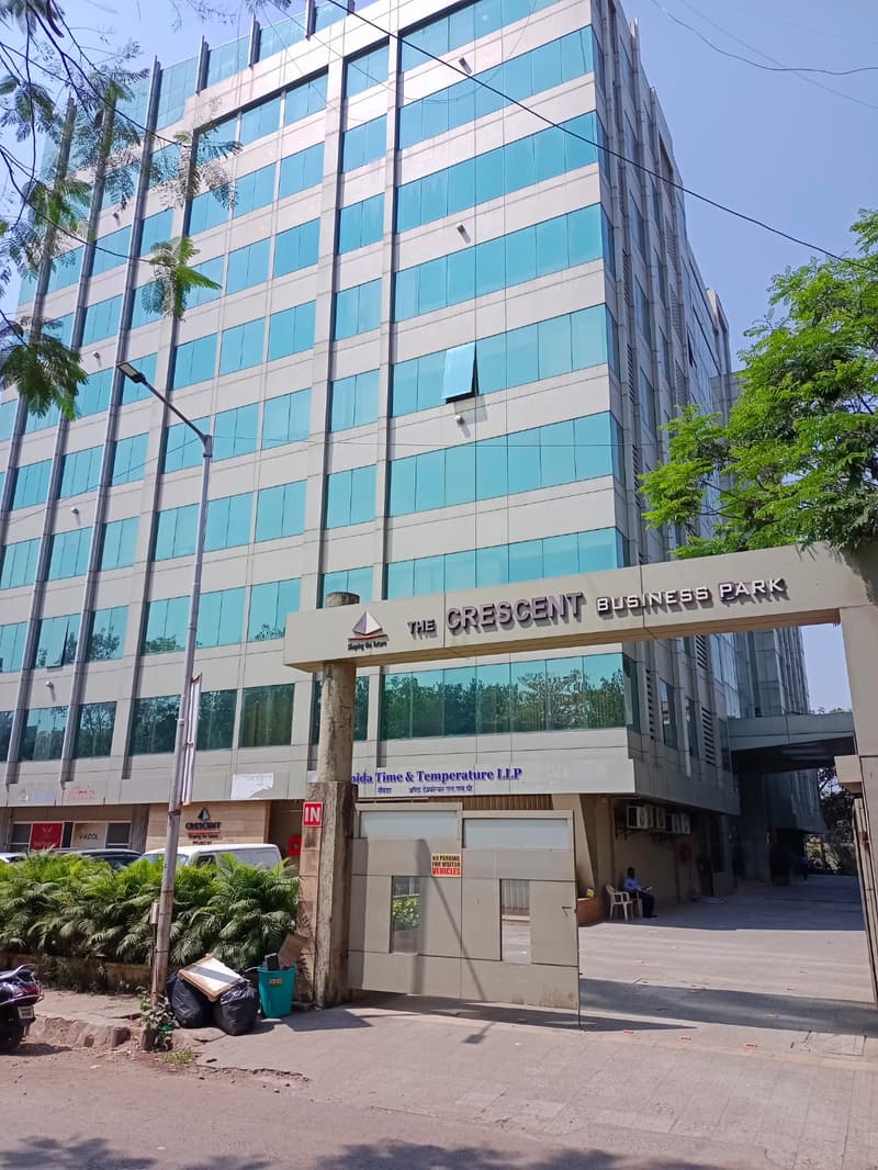 Crescent Business Park for rent