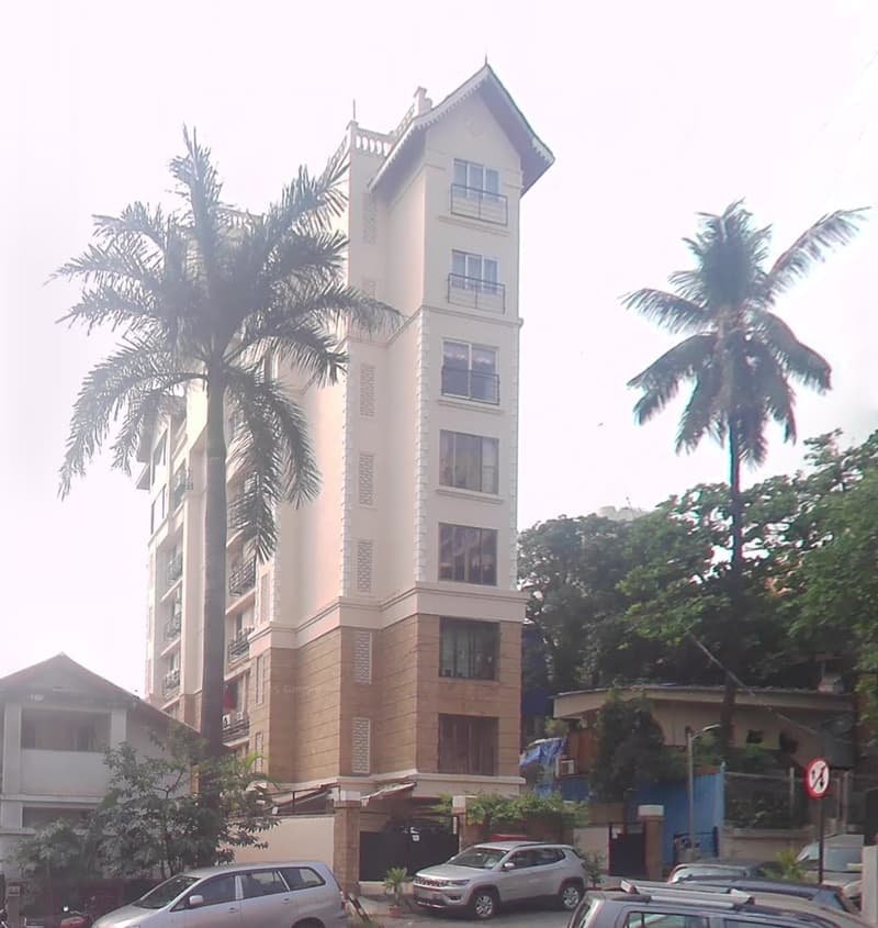 Heritage in Bandra West - Photo 2
