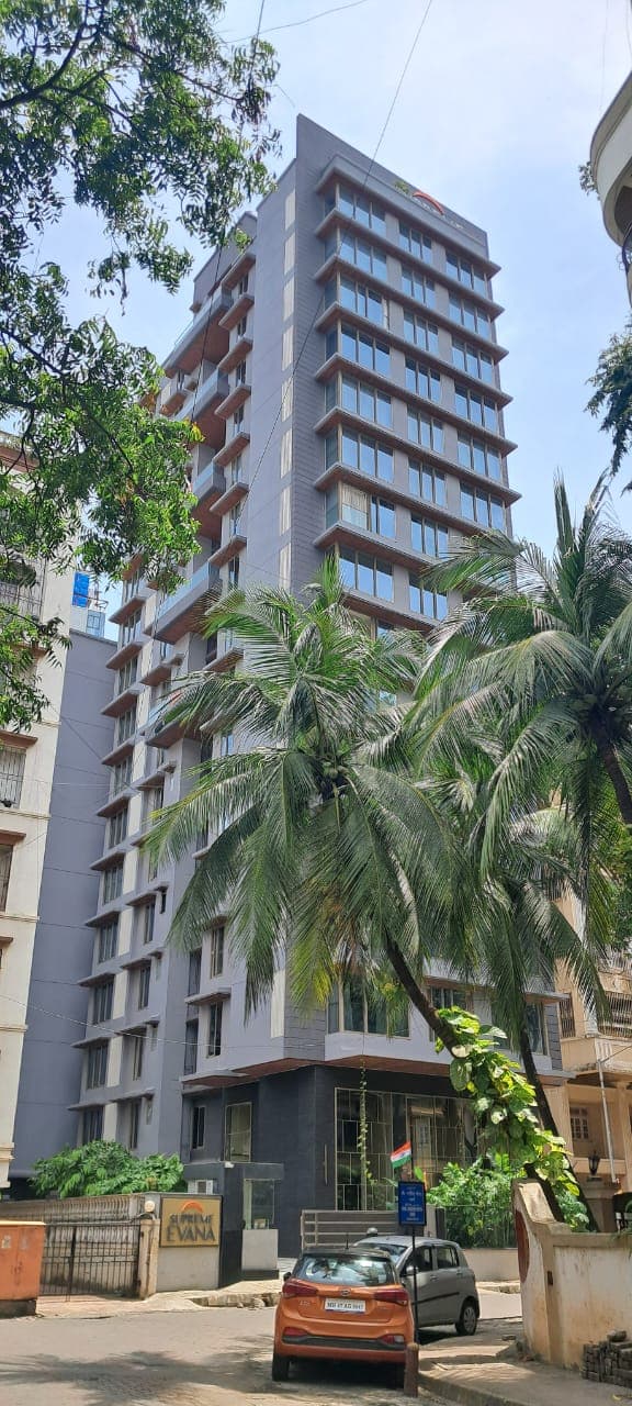Supreme Evana for rent