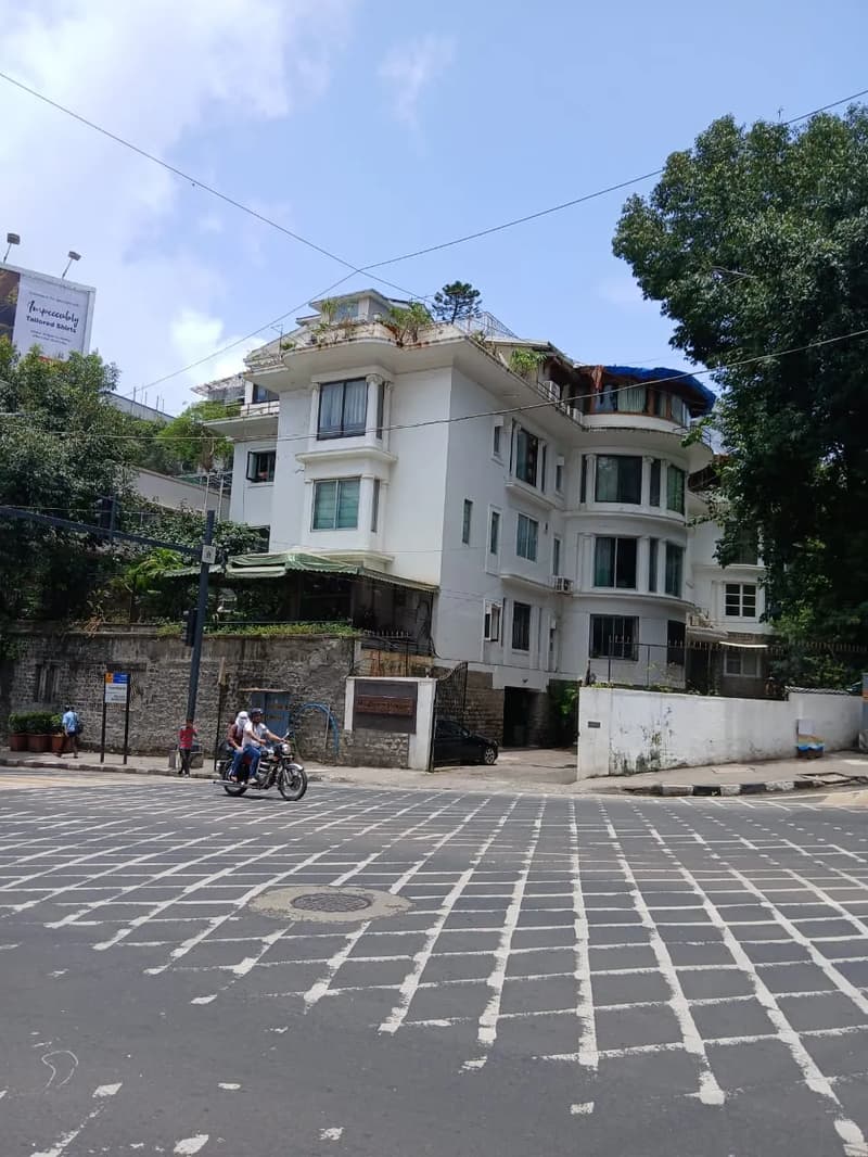 4 Marlboro House for Rent in Peddar Road