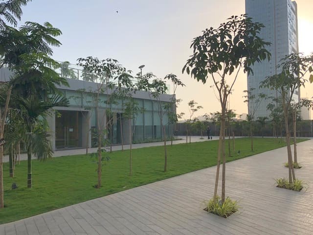 Oberoi Esquire in Goregaon East - Photo 2