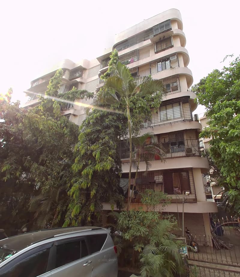 Green Star in Bandra West - Photo 2