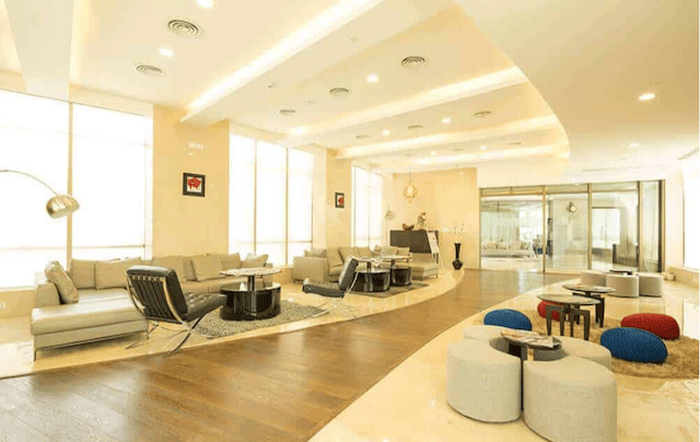 Raheja Vivarea in Mahalaxmi - Photo 9