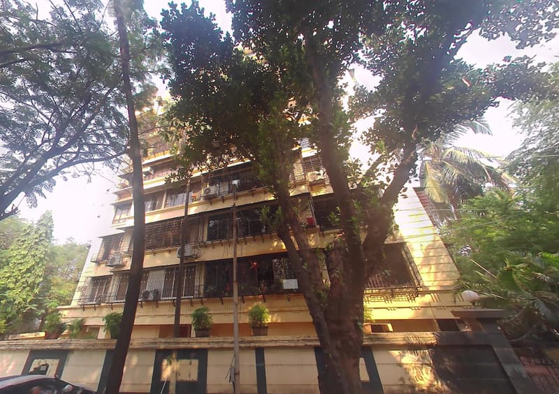 Smoky Hill in Bandra West - Photo 1