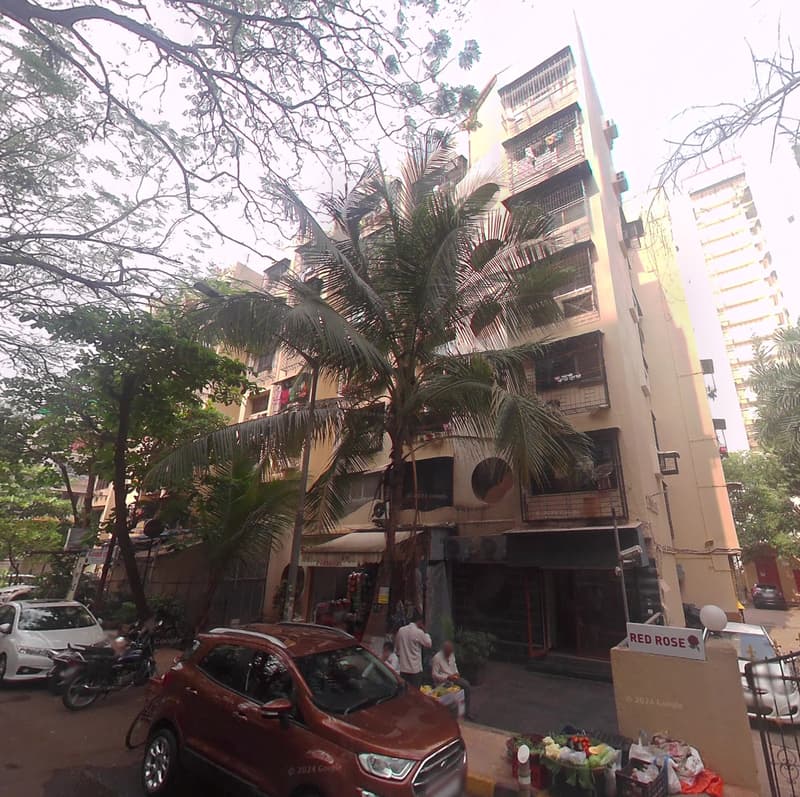 Red Rose in Andheri West - Photo 2